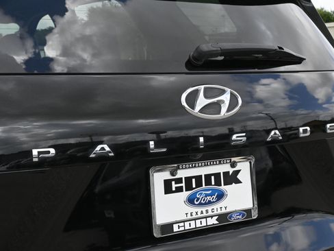 Used 2022 Hyundai Palisade Limited AWD/4WD image 18
