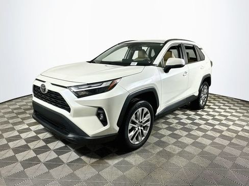 Used 2022 Toyota RAV4 XLE Premium FWD image 7