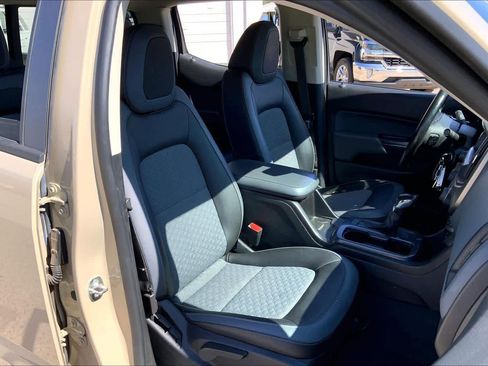 Used 2022 Chevrolet Colorado Z71 image 9