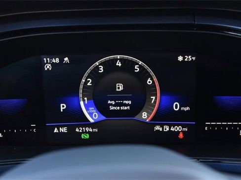 Certified 2022 Volkswagen Taos SE w/ Panoramic Sunroof Package image 11