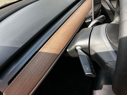 Used 2021 Tesla Model Y Performance image 26