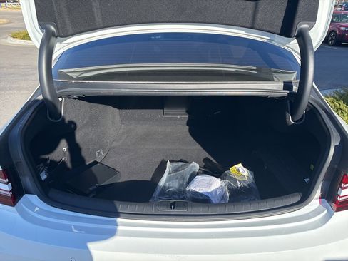 Used 2025 Genesis G80 2.5T Advanced image 8