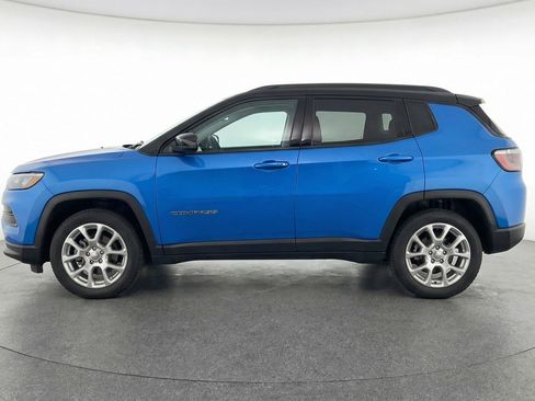 Used 2025 Jeep Compass Limited image 5