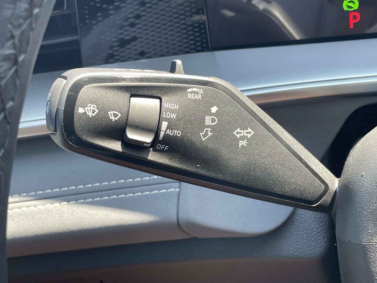 New 2026 Volkswagen Tiguan SE R-Line FWD image 23