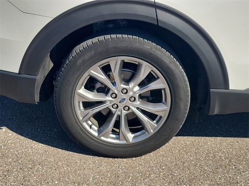 Used 2022 Ford Explorer Limited w/ Equipment Group 301A image 5