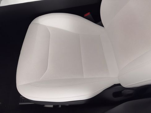 Used 2025 Tesla Model 3 Long Range RWD image 16