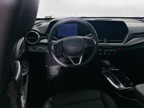 Used 2025 Chevrolet Trax ACTIV w/ Driver Confidence Package image 18