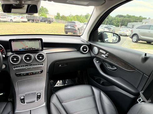 Used 2020 Mercedes-Benz GLC 300 4MATIC w/ Driver Assistance Package image 27