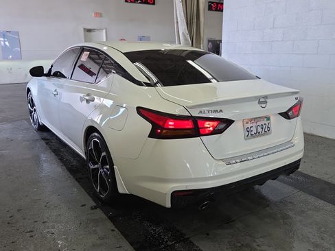 Used 2023 Nissan Altima 2.5 SR image 2