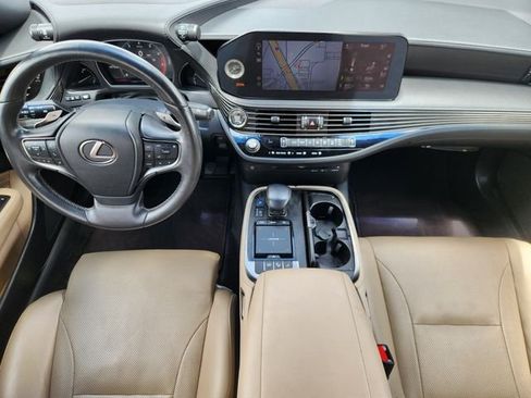 Used 2022 Lexus LS 500 w/ Accessory Package (Z2) RWD image 27