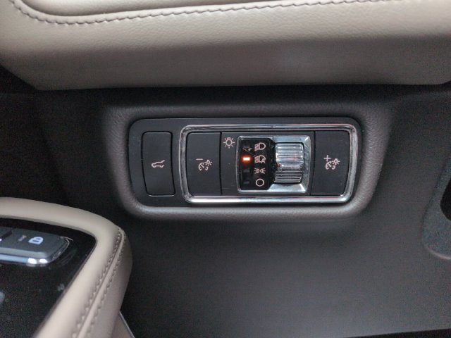 Used 2021 Lincoln Aviator AWD w/ Elements Package image 39