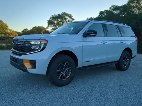 New 2025 Ford Expedition Tremor image 6
