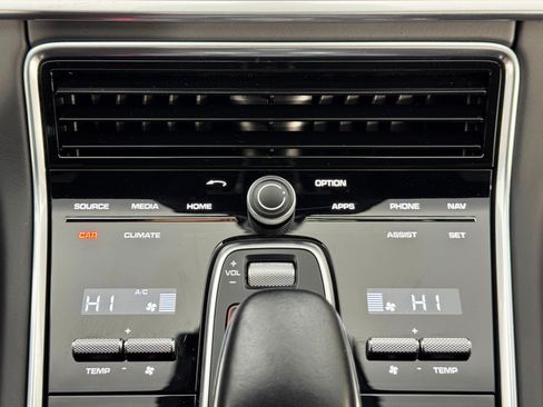 Used 2019 Porsche Panamera GTS AWD/4WD image 32
