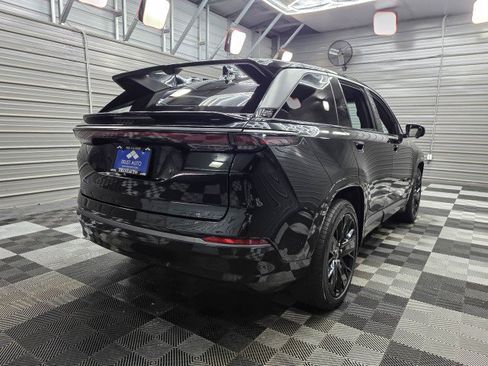 Used 2024 Jeep Wagoneer Launch Edition AWD/4WD image 5