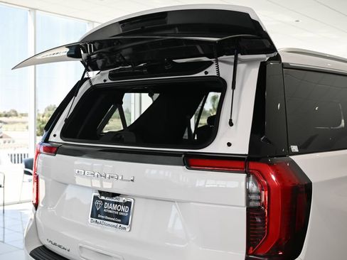 New 2026 GMC Yukon Denali Ultimate w/ LPO, Floor Liner Package image 11