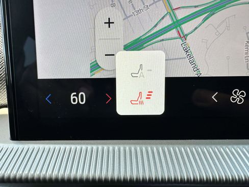 Used 2025 Ford Explorer Active image 25