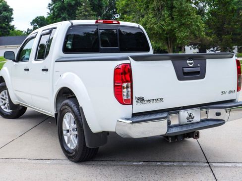 Used 2019 Nissan Frontier SV AWD/4WD image 12