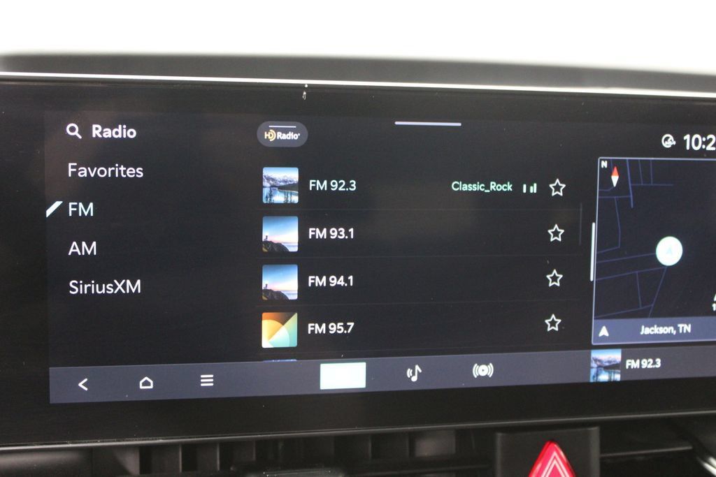 Used 2025 Kia Carnival FWD image 47