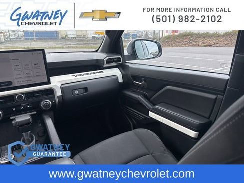 Used 2024 Toyota Tacoma TRD Off-Road image 23