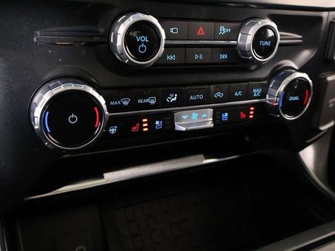 Used 2025 Ford F150 Lariat w/ Equipment Group 502A High image 8