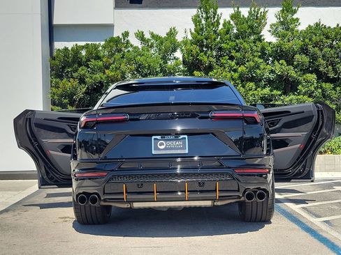 Used 2024 Lamborghini Urus S AWD/4WD image 7