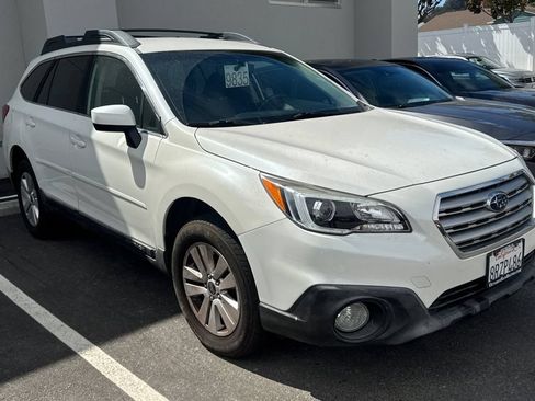Used 2017 Subaru Outback 2.5i Premium AWD/4WD image 2