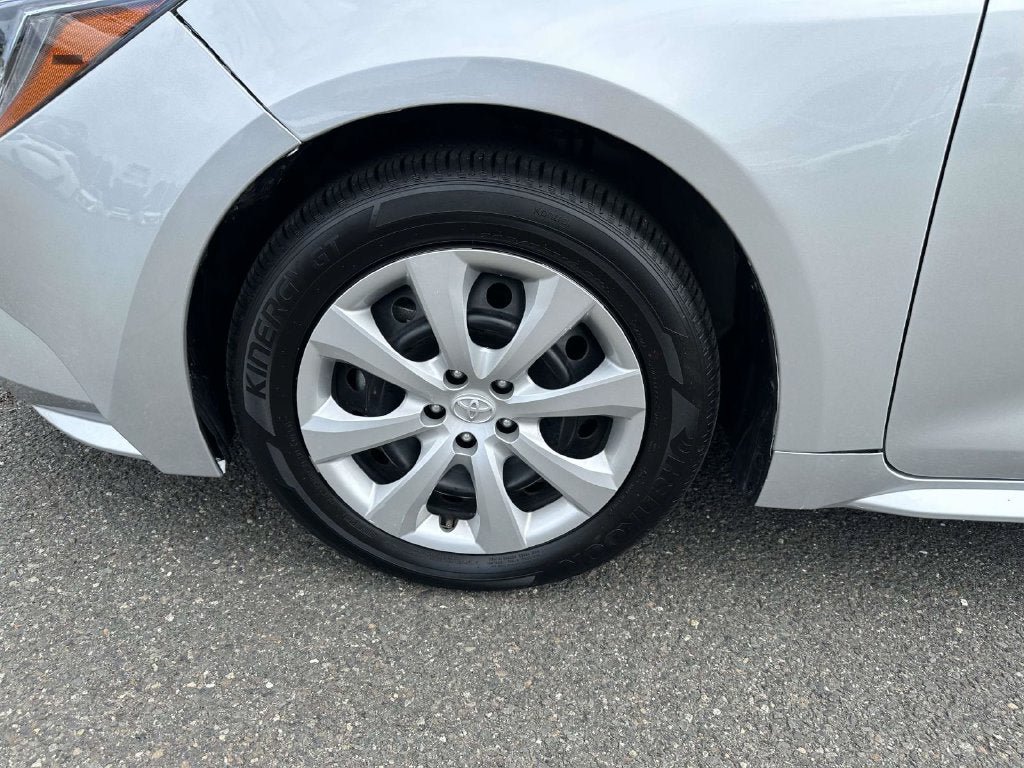 Used 2024 Toyota Corolla LE FWD image 7