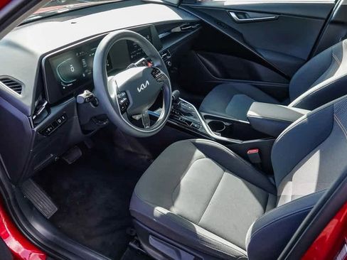 Certified 2023 Kia Niro LX image 16