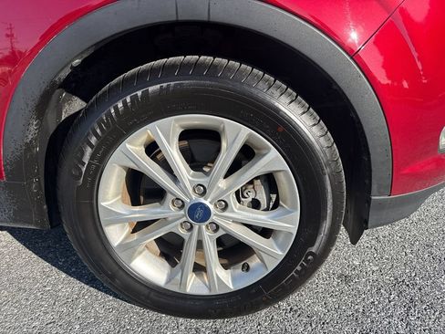 Used 2017 Ford Escape SE w/ Equipment Group 201A AWD/4WD image 29
