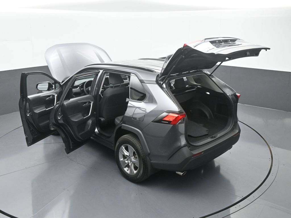 Used 2024 Toyota RAV4 XLE AWD/4WD image 60
