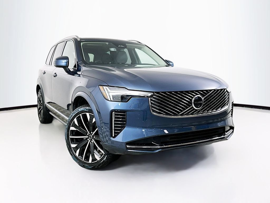 Used 2026 Volvo XC90 B5 Plus w/ Protection Package Premier AWD/4WD image 2