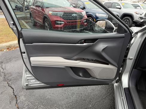 Used 2023 Toyota Camry SE image 20