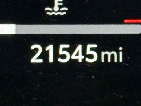 Used 2025 Toyota Camry XSE w/ Premium Plus Package image 3