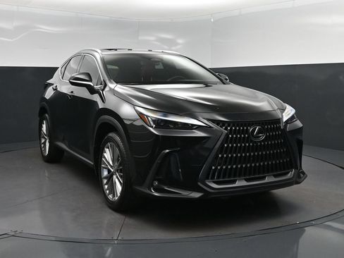Certified 2025 Lexus NX 350 AWD w/ Premium Package image 9