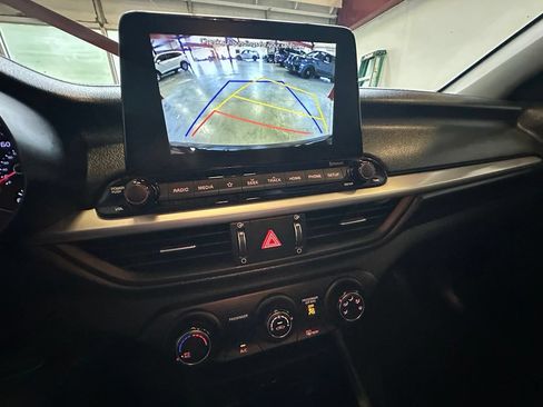Used 2021 Kia Forte LXS FWD image 18