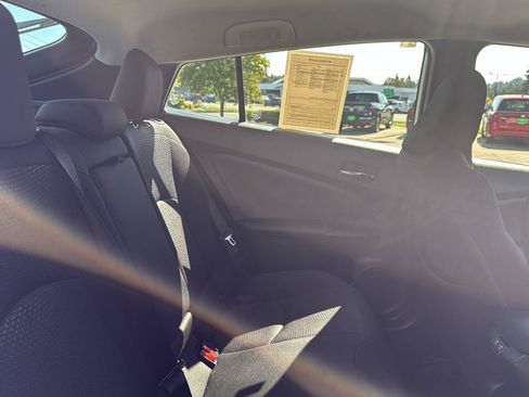 Used 2019 Toyota Prius LE AWD/4WD image 13