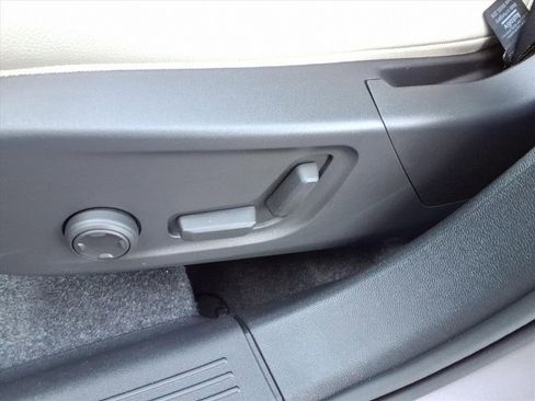 New 2026 Volvo XC40 B4 Plus w/ Climate Package image 13