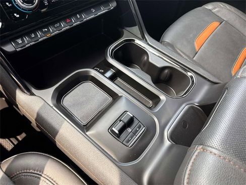 Used 2025 GMC Sierra 2500 AT4 w/ AT4 Premium Plus Package image 32