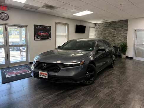 Used 2025 Honda Accord SE image 3