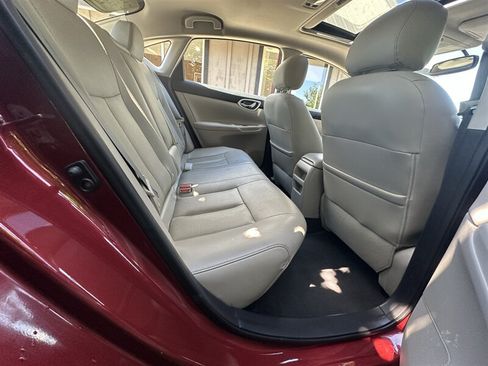 Used 2015 Nissan Sentra SL w/ SL Premium Package FWD image 10