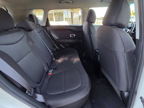 Used 2018 Kia Soul FWD image 15