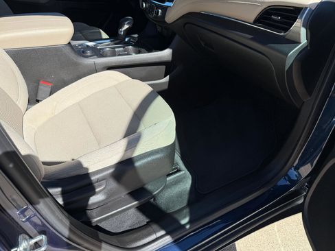 Used 2023 Chevrolet Traverse LS w/ Safety Package image 33