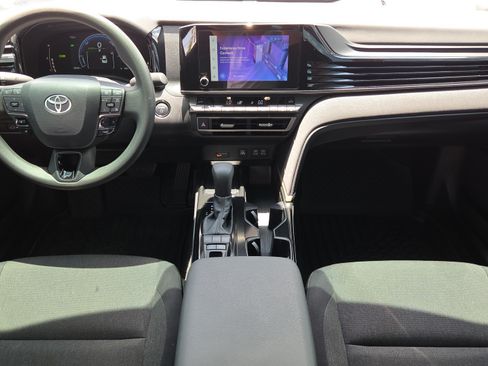 Used 2025 Toyota Camry LE FWD image 13