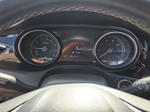 Used 2020 Buick Encore GX Preferred w/ Cold Weather Comfort Package FWD image 29