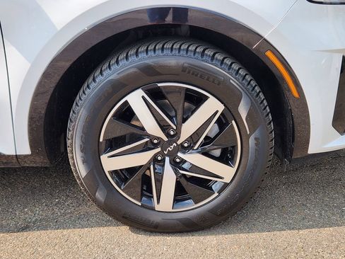 Used 2022 Kia Sorento S w/ Panoramic Sunroof Package FWD image 16