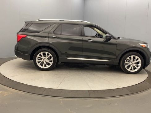 Used 2022 Ford Explorer Platinum w/ Equipment Group 601A AWD/4WD image 6