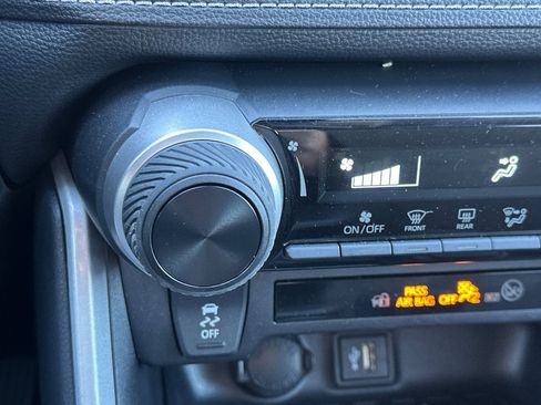 Used 2025 Toyota RAV4 LE image 29