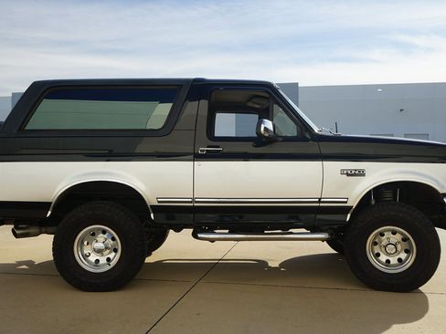 Used 1995 Ford Bronco XLT image 18