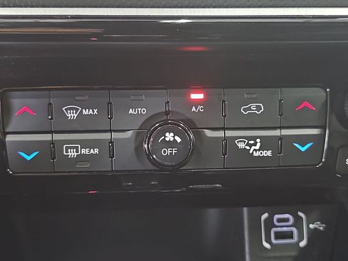 Used 2025 Jeep Compass Trailhawk AWD/4WD image 22