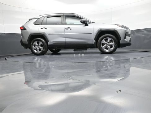 Certified 2022 Toyota RAV4 LE AWD/4WD image 28